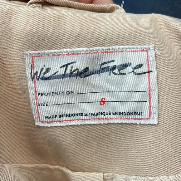We the Free RARE FIND oversized Blazer in Camel color - Picture 8 of 9